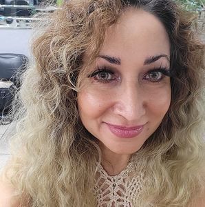 Meet your Posher, Maria